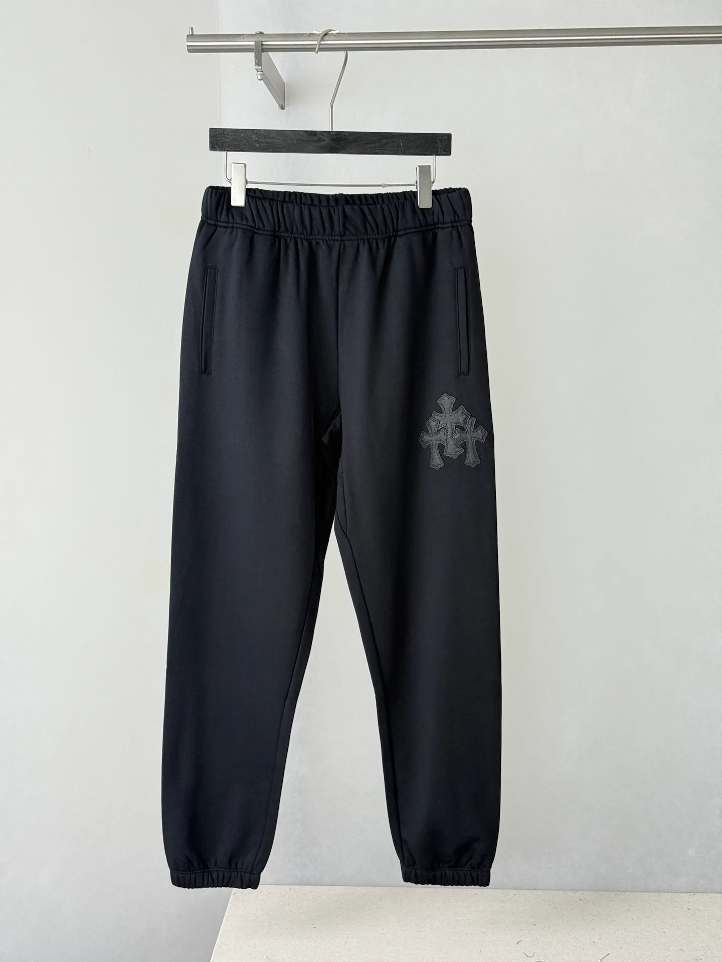 Chrome Heart ， Black ， ， 、 、 1:1 ， 。 、 、 ， ， 。 Size：S/M/L